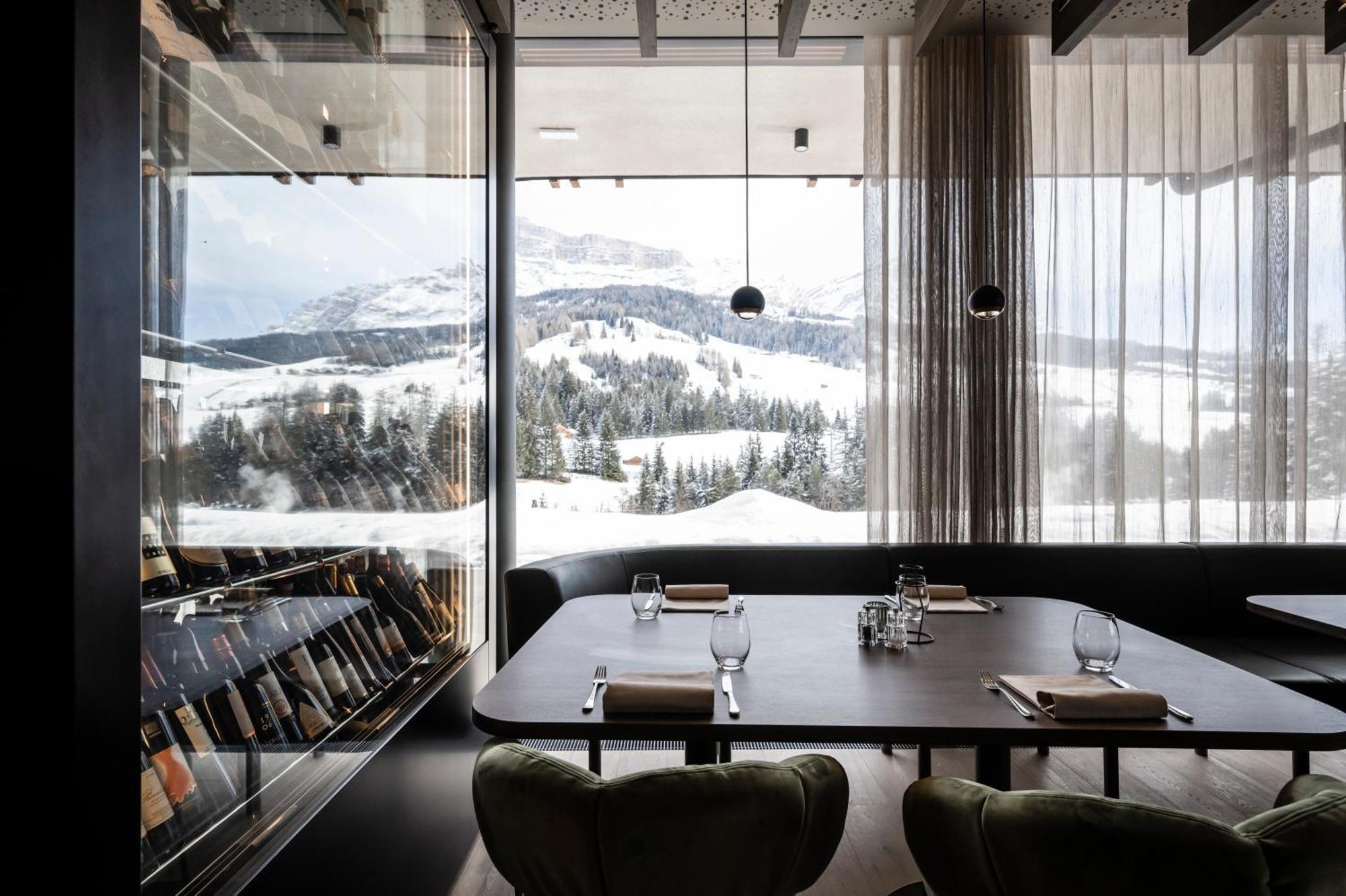 Hill Hotel 4*