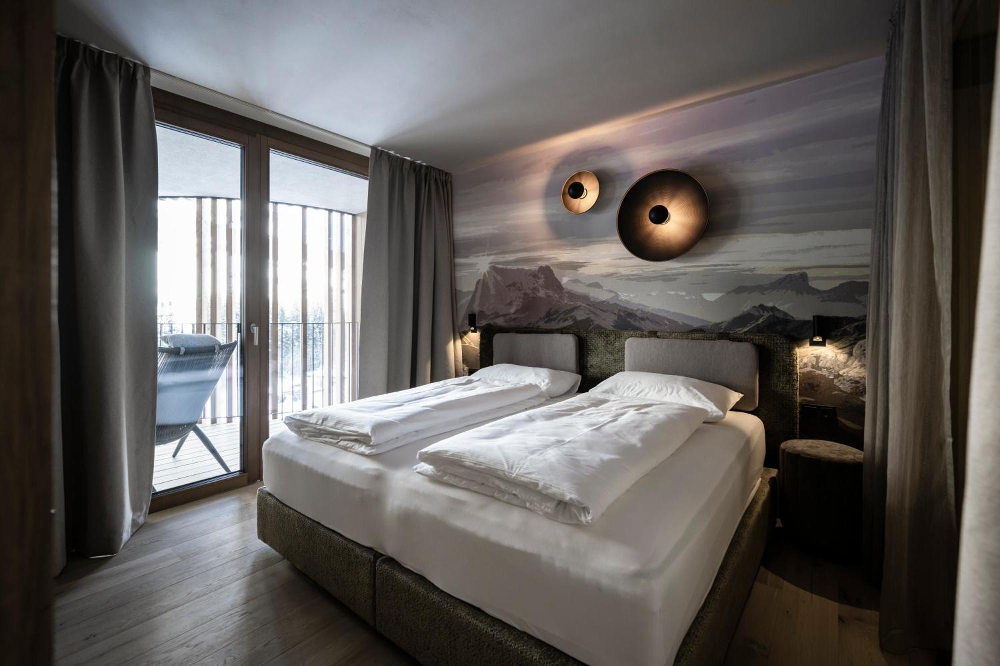 Hill Hotel 4*